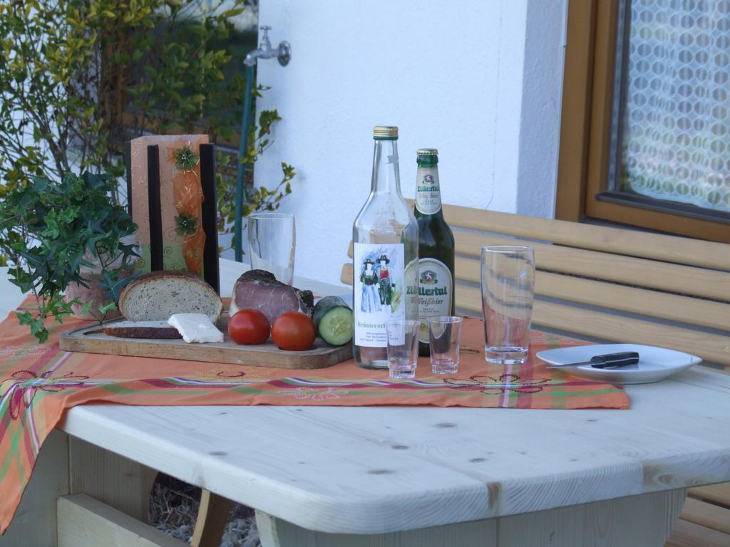 Ferienwohnung Lehenhof Ried im Zillertal Kamer foto